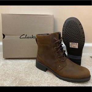 Clarks 6.5 Womens Leather Boots